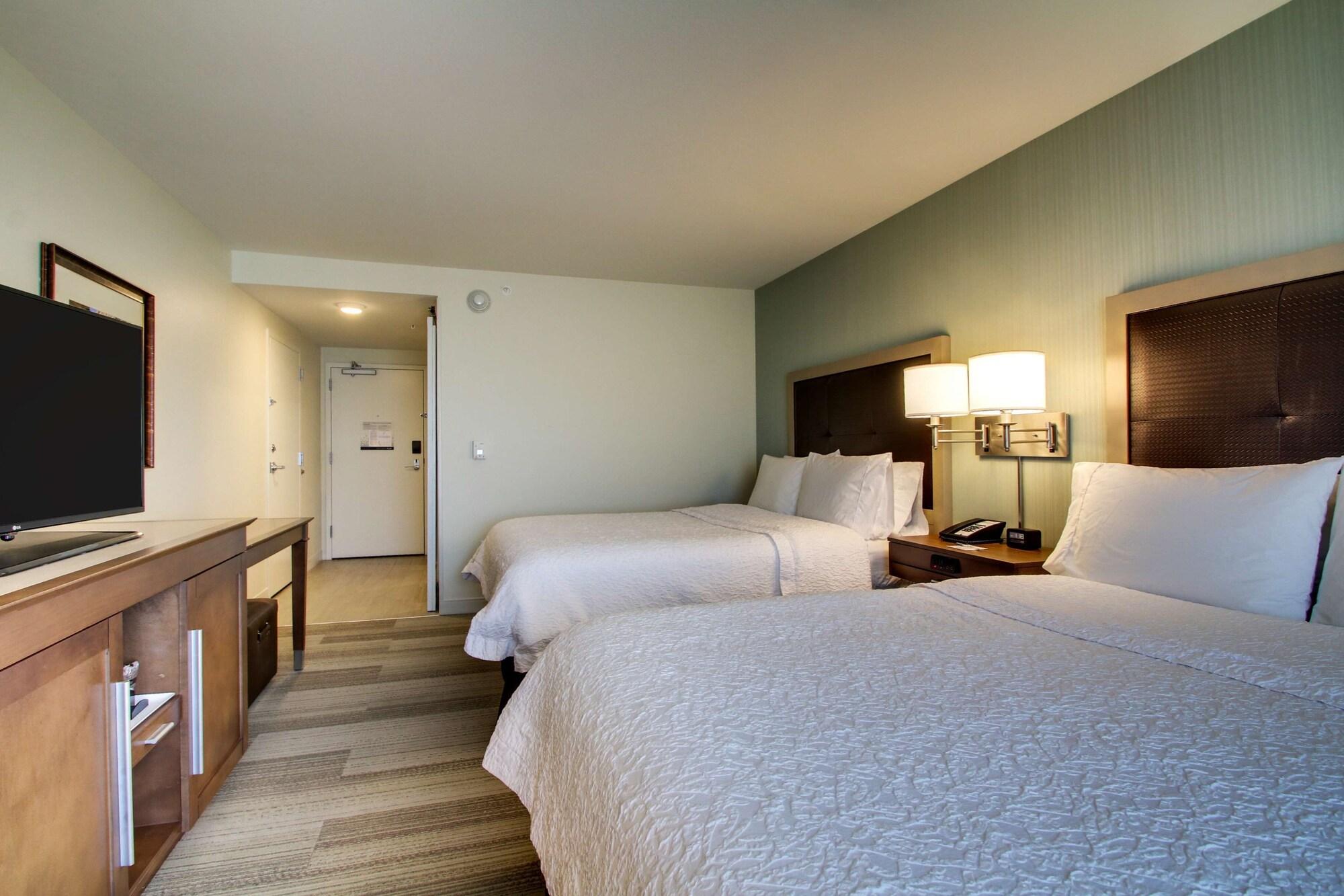 Hampton Inn & Suites Milwaukee West West Allis Exterior foto